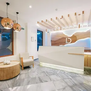 Debambu Atarazanas Aparthotel Màlaga